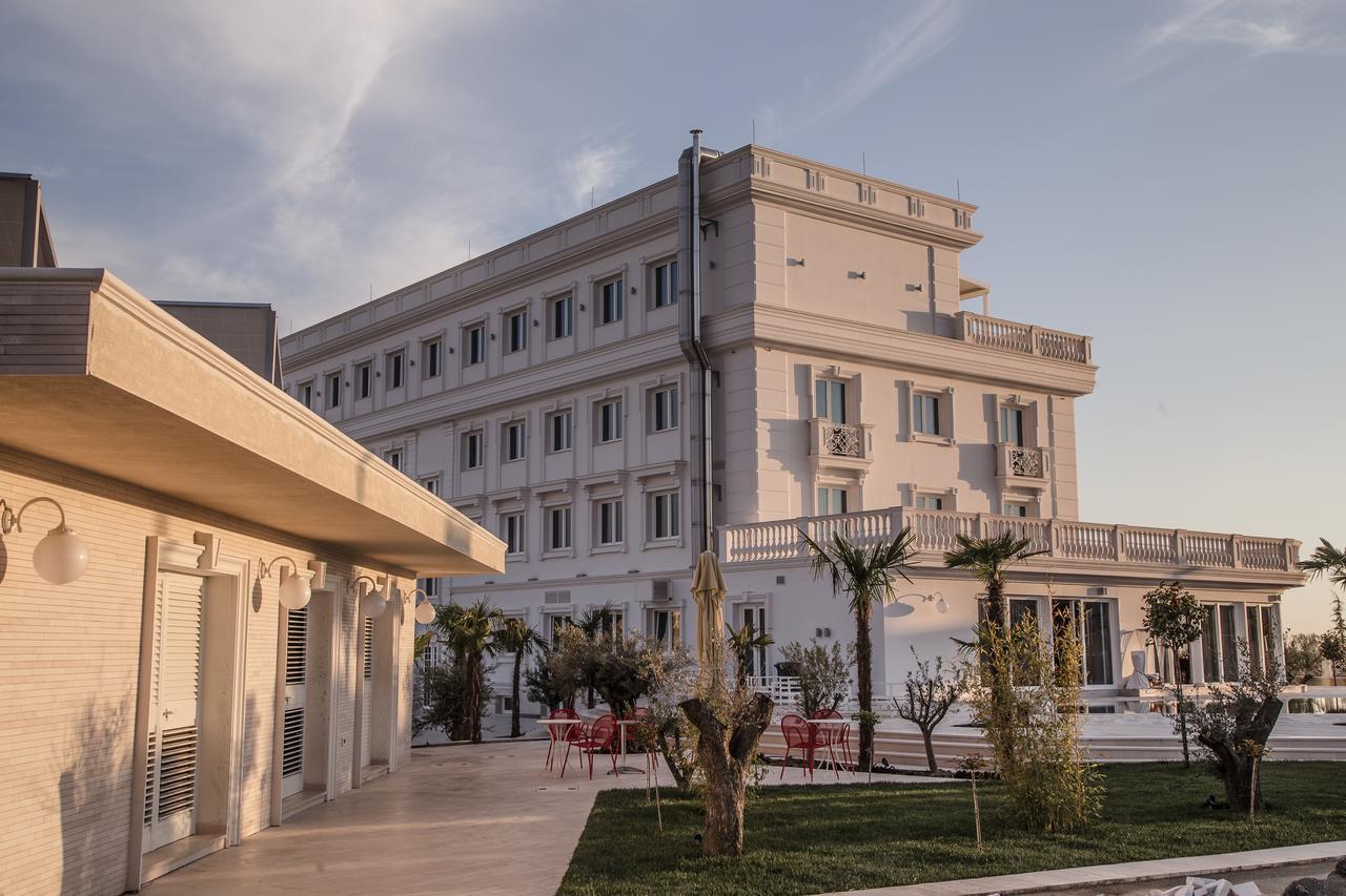 Hotel Villa Pascucci Durrës Exterior foto The University of Patras