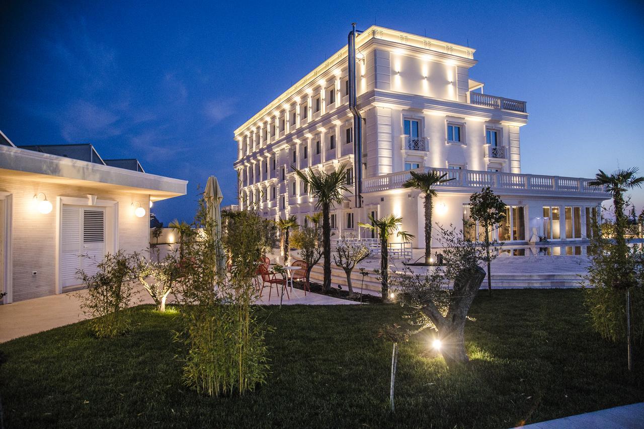 Hotel Villa Pascucci Durrës Exterior foto