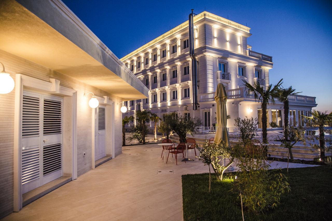 Hotel Villa Pascucci Durrës Exterior foto