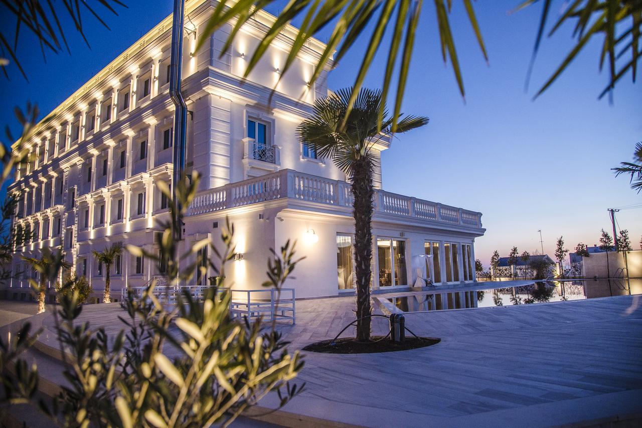 Hotel Villa Pascucci Durrës Exterior foto