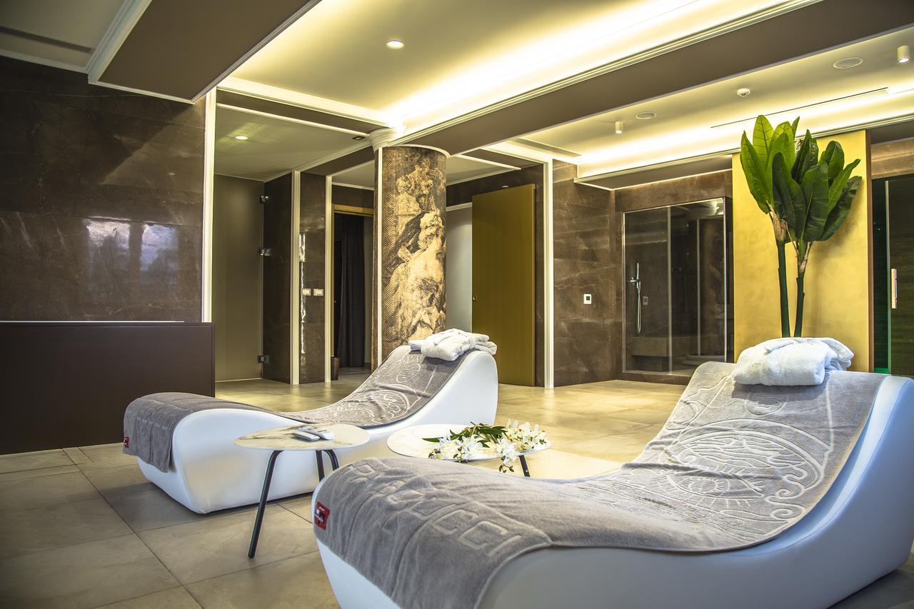 Hotel Villa Pascucci Durrës Exterior foto The spa at the InterContinental